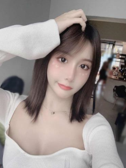 浦东刚下海19岁在校美少女